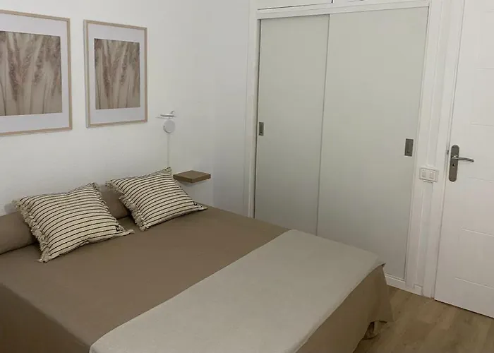 Plaza * פוארטו דה לה קרוז